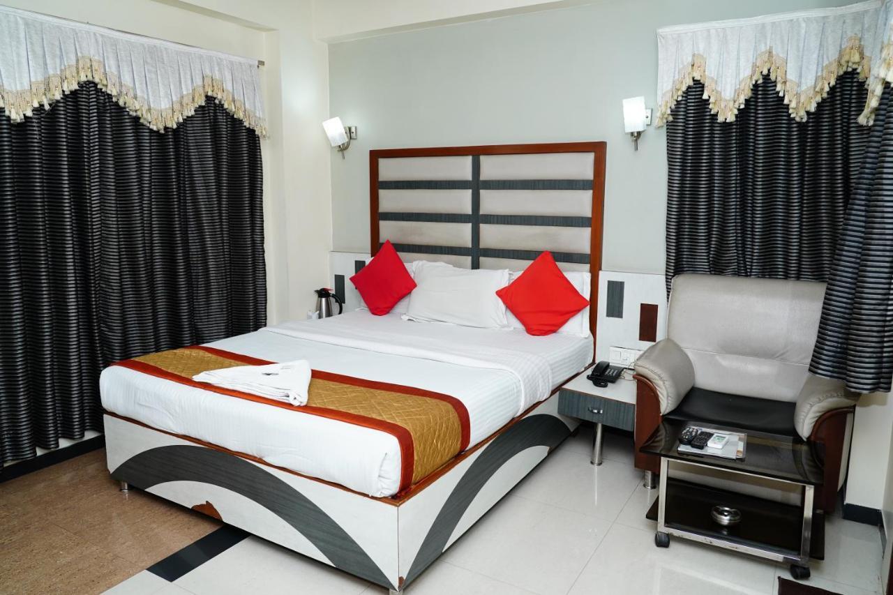 Marshall The Hotel Αχμπανταμπάντ Εξωτερικό φωτογραφία