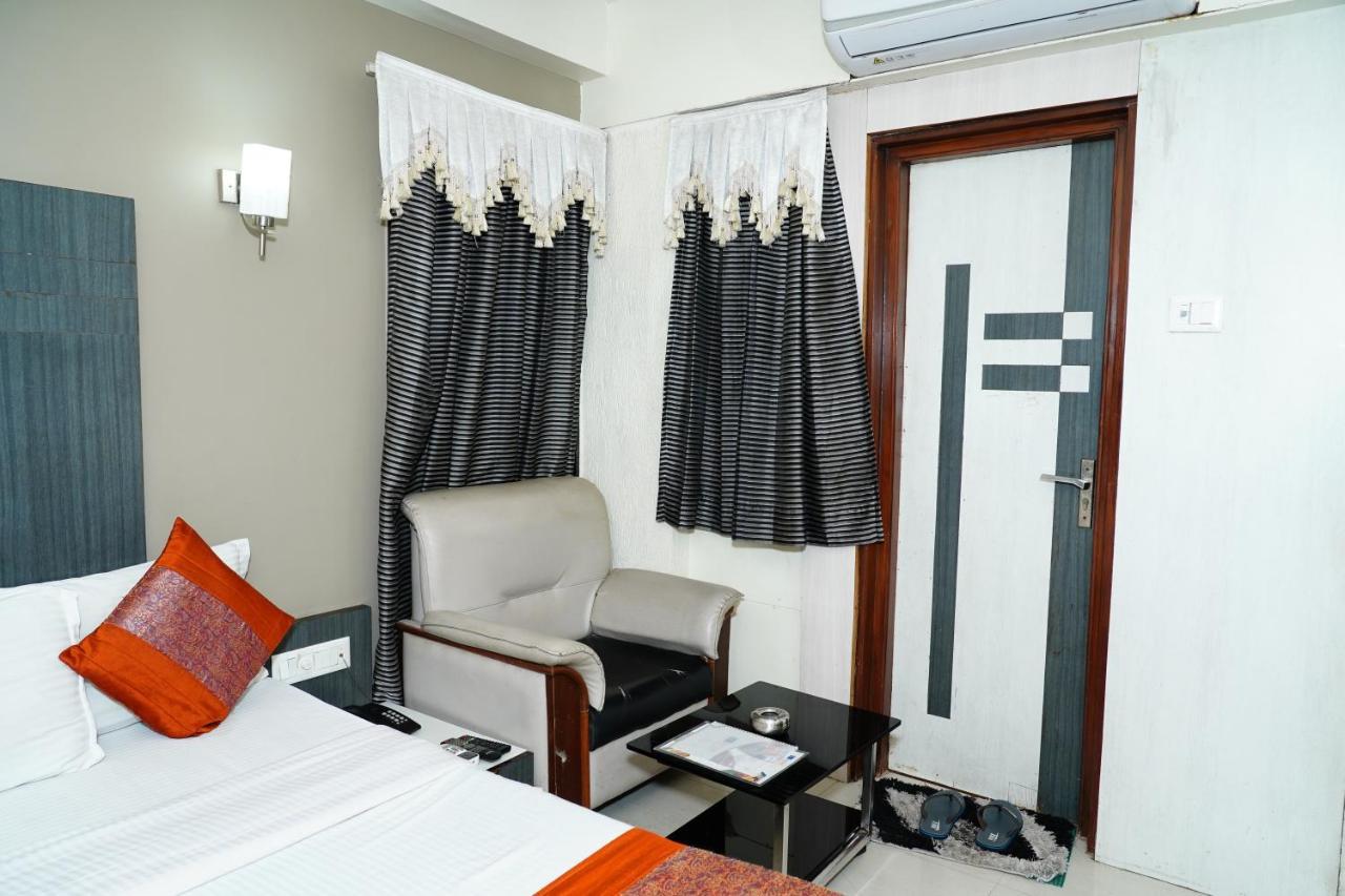 Marshall The Hotel Αχμπανταμπάντ Εξωτερικό φωτογραφία
