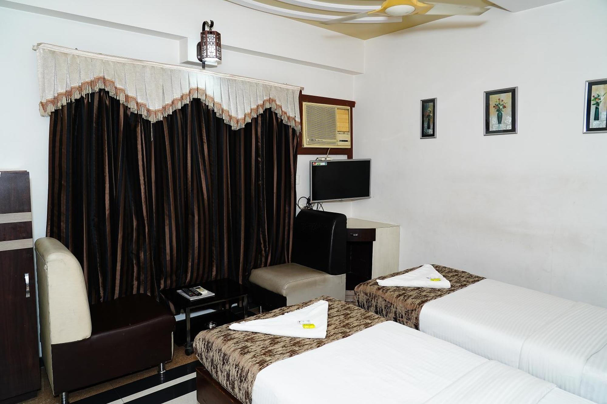 Marshall The Hotel Αχμπανταμπάντ Εξωτερικό φωτογραφία